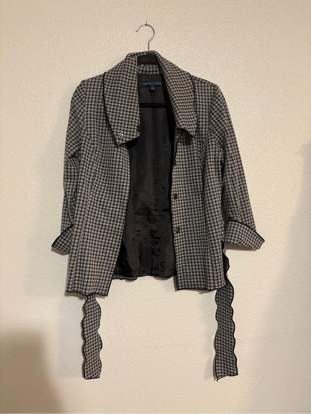 Garfield & Marks Gray and Black Houndstooth Patterned Blazer Jacket
